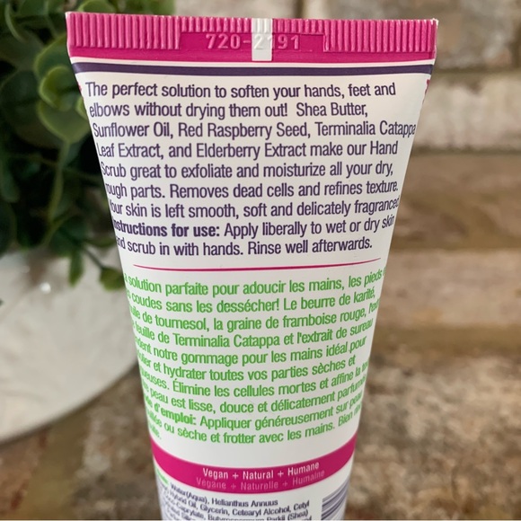 ✨$5✨ Human + Kind | Elderflower & Raspberry Moisturizing Hand Scrub - Picture 6 of 8